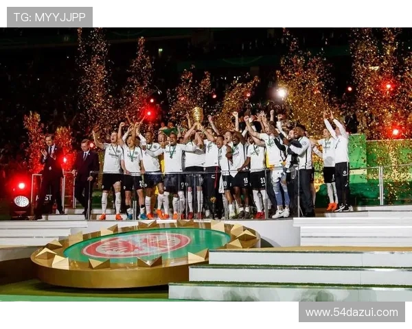 德甲各球队主场的氛围与球迷的支持