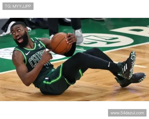 弗拉格左中足扭伤检查结果出炉缺阵时间尚不明确