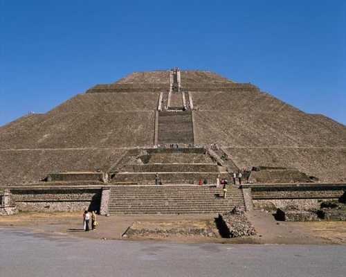 太阳金字塔坐落在哪里? 墨西哥 加拿大-图1
