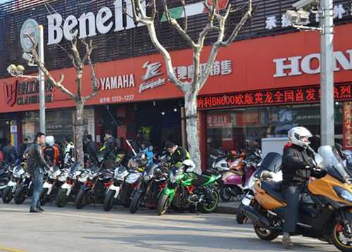 上海哪里卖摩托车（上海哪里卖摩托车）-图2
